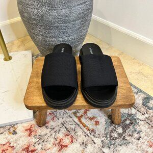 Torrid  Black Chunky Platform Sandal